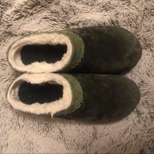 Merrell Mules size 6 - Green suede & sherpa lined